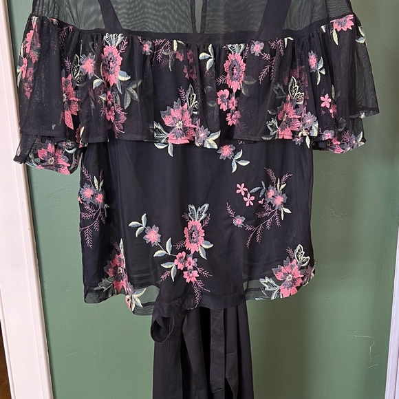 Mink pink lace, short sleeve blouse layered over black dress - Picture 4 of 4